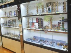 -MiRi眼镜连锁·蔡司·尼康控优点合作店(莘庄店)