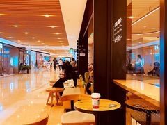 用餐区-星巴克臻选(北京银泰店)