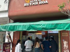 -Bánh Mì Huynh Hoa