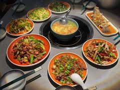 -伴山牛贵州黄牛肉火锅·苗疆非遗艺术餐厅(上海首店)
