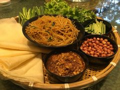 -老码头黑皮肘子锅包肉(赣水路店)