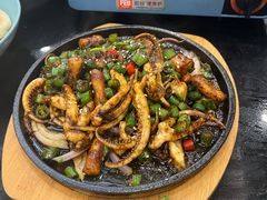 铁板鱿鱼须-八张桌子(老店)