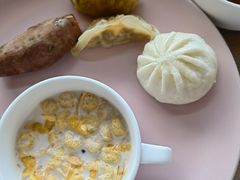 -上海虹桥中心爱琴海亚朵S酒店