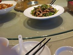 青椒炒耳尖-刘胖子家常菜·蹄花焖藕(富安街店)