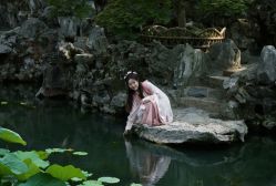 -一揽芳华汉服旗袍体验馆(拙政园店)