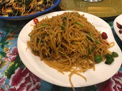 -闯关东东北农家菜(崂山石老人店)