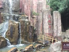 -雪山彩虹谷景区