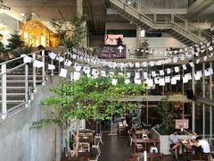 -ROAST coffee & eatery