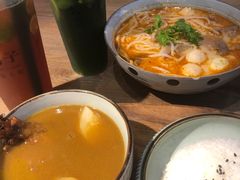 黄咖喱鸡腿饭-长勺子东南亚(街道口店)