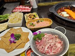-宽板凳老灶火锅(台湾街店)