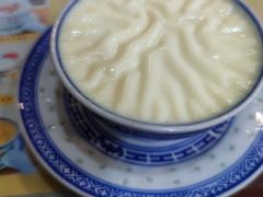-广信牛奶甜品世家(台东店)