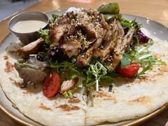 照烧鸡肉配牛油果拉法沙拉-HELLO 27 意面·沙拉·帕尼尼