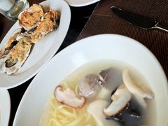 -大中华希尔顿酒店-念自助餐·嗨啤·小龙虾