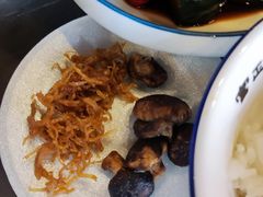 -富正毅三下锅·湘西韵味(天门山索道店)