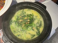-阿瓦山寨·湘菜现炒·剁椒鱼头王(咸阳总店)