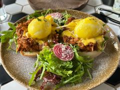 疯狂手撕牛肉班尼迪克蛋-The Rug(三里屯店)