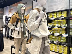 -百年港湾奥特莱斯(香炉礁店)