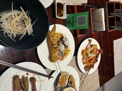 -广州万富希尔顿酒店·感趣自助餐厅·金秋蟹宴生蚝海鲜刺身