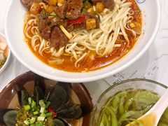 现炒酸辣猪肝面-李与白包子铺(桐梓林店)