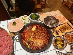 -旧街市鲜货老火锅(大光路店)