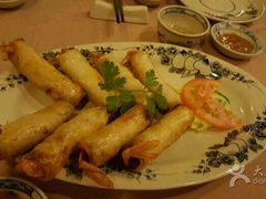 -Cuc Gach Quan Restaurant