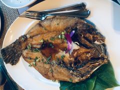 -Chom Cafe and Restaurant