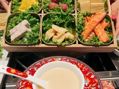 -尚尚仙·酸汤猪手·猪肚鸡火锅(华联万柳购物中心店)