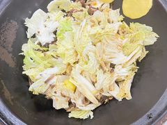 -粘豆包柴火铁锅炖