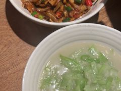 -聚鑫朋酸菜肥肠(文艺路口店)
