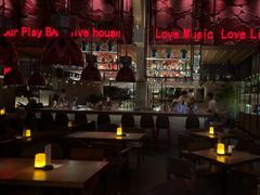 -FOUR PLAY BAR