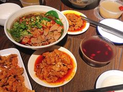 -爆炸头阿姨小四川正宗川味小吃(无任何分店)