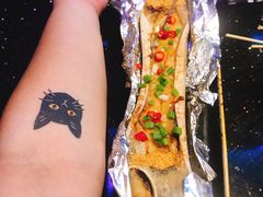 网红炭烧牛骨-冰城小镇音乐串吧·聚会餐厅(百子湾店)