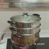 蒸大概8分钟左右就好了。蒸好的饺子皮去出来凉一下