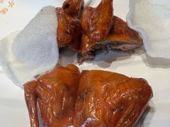 脆皮乳鸽-鸽子侯·家宴·平价海鲜(绿地店)