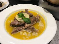 酸木瓜炖牛腩-半山腰·云南菜(侨福芳草地店)
