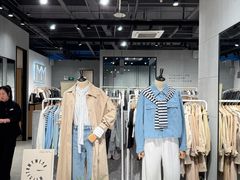 -枫叶小镇奥特莱斯