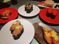 吞拿鱼沙律军舰-小乔回转寿司(铁东万象汇店)