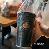 边追剧边吃 也太舒坦了吧 肚子饱饱的
