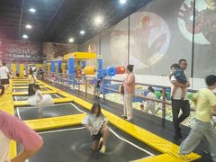 -极限Jump蹦床·新潮玩运动世界·室内乐园·团建·派对中心