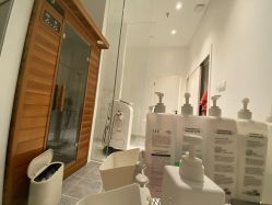 点击看大图 -微笑雨嘉造型护肤