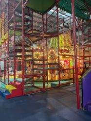 -趣玩空间蹦床乐园(临平旗舰店)