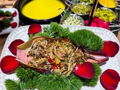 -一朵菌·野生菌探索家火锅(南亚店)