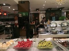自助取餐区-泉福居酱骨头自助广场(南大街商业步行街店)