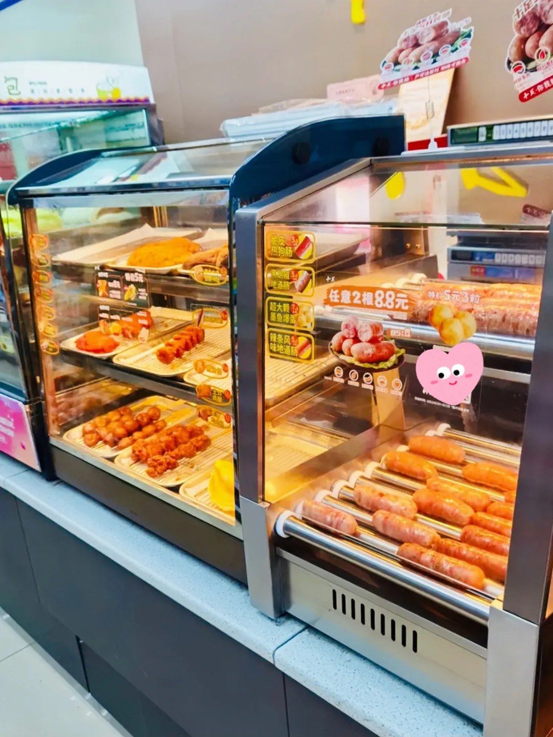 大西洋银泰城1楼的便利超市