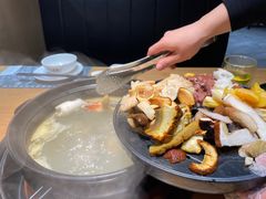 -一朵菌·野生菌探索家火锅(南亚店)