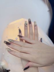 -芊屿芊浔美甲