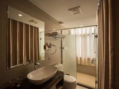 -柏曼酒店(合肥国购广场三里庵地铁店)