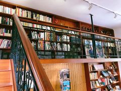 -彳亍咖啡·这里(水湾路店)