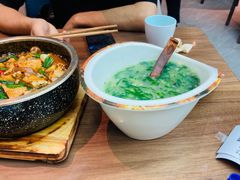 -有红鸡毛店·川菜(建设路店)