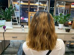 -天下皇剪新潇洒美容美发